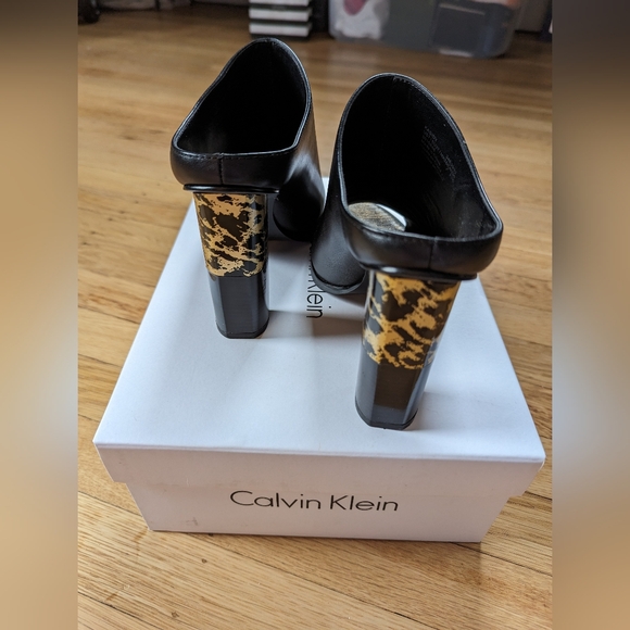 Calvin Klein Leather Heels -- Size 7 -- Never Worn - Picture 4 of 5
